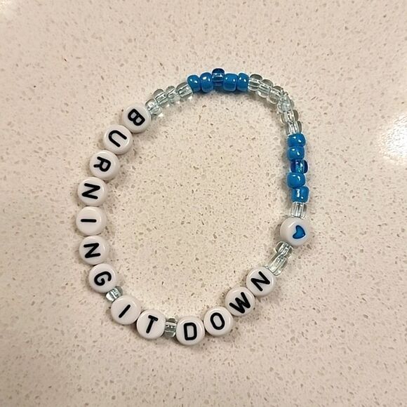 Taylor Swift Eras Tour Friendship Bracelet - Picture 1 of 2